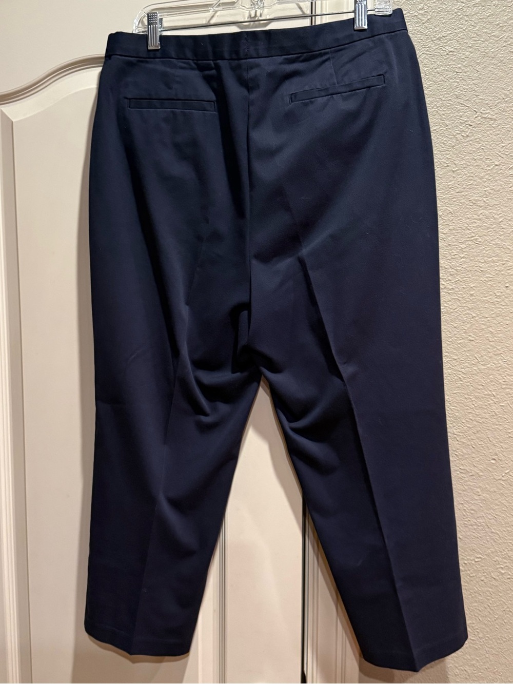 Lands End Navy Capri Pants